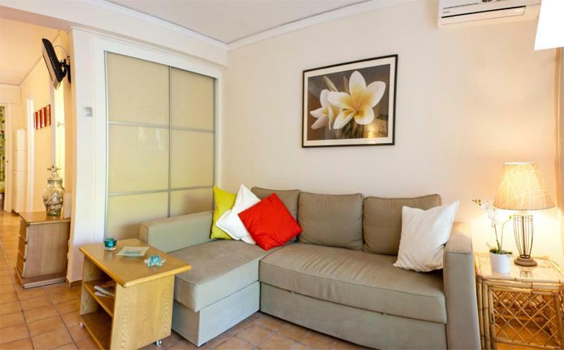 Comfortable Garden Apt Near Vouliagmeni Beach Athens Exterior photo